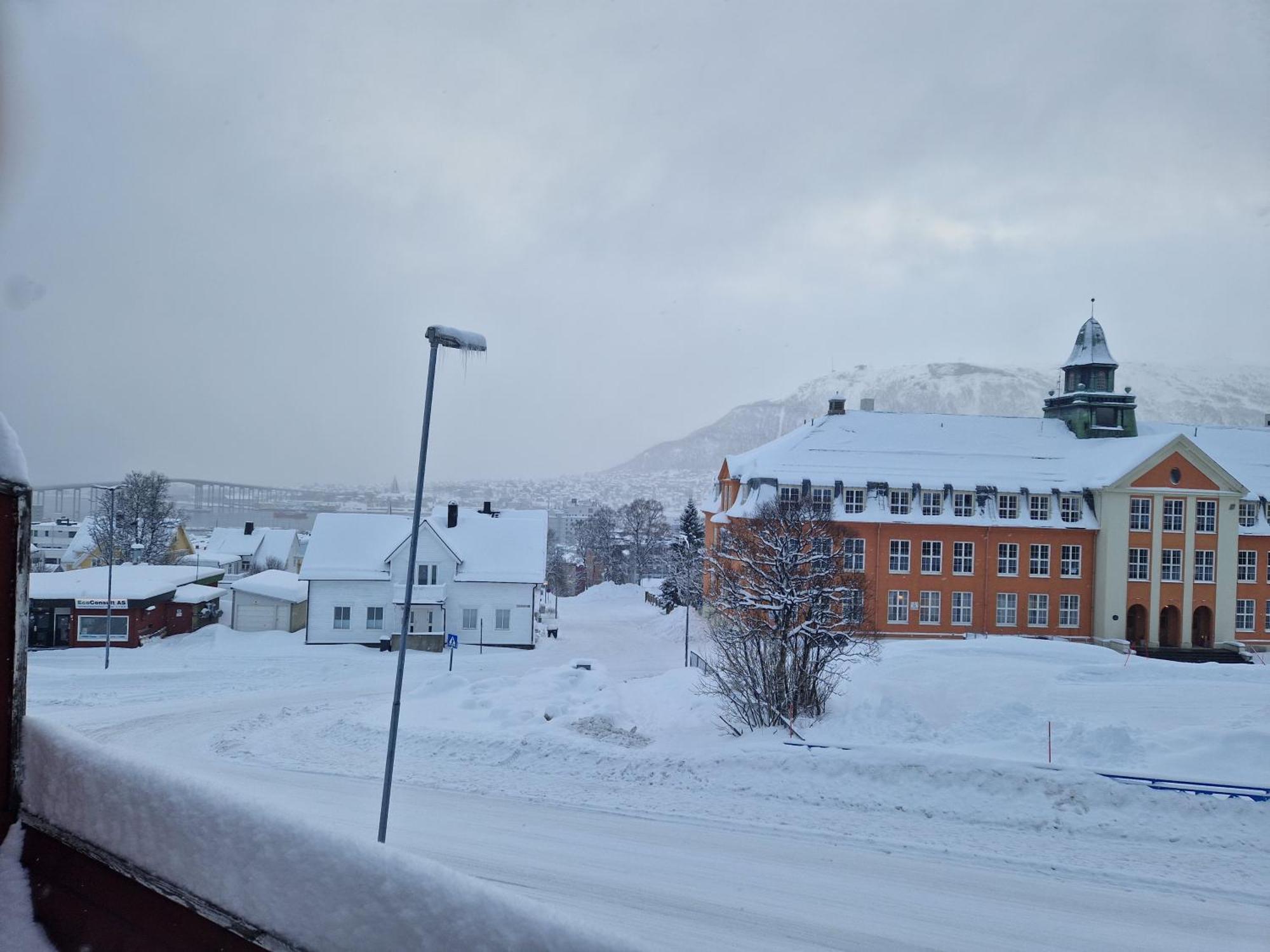 Semi-Detached House Downtown Tromsø Exterior foto